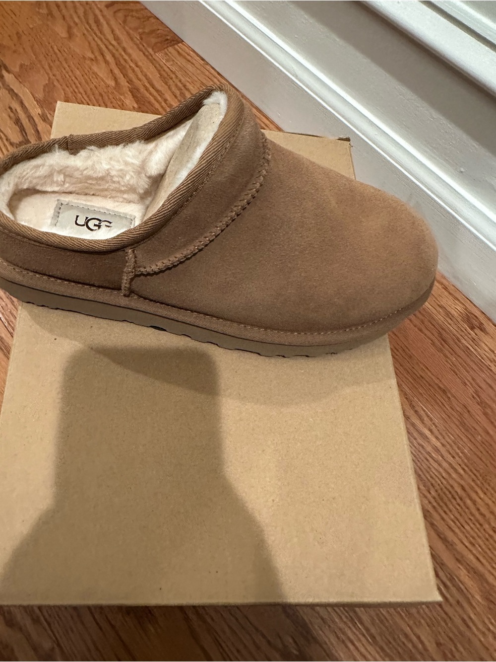 UGG woman’s classic slipper  Chestnut Suede Sheepskin Slip-On